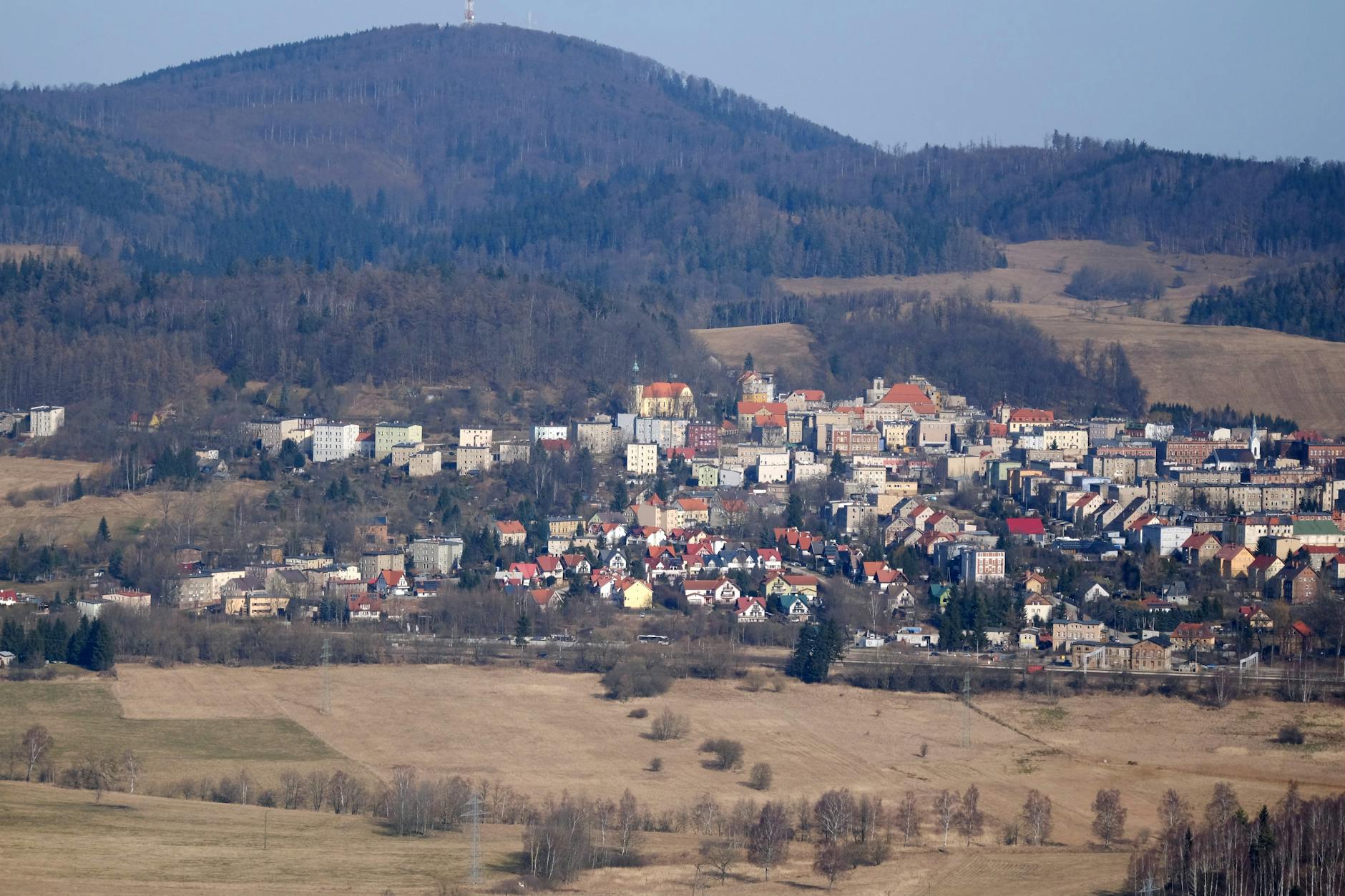 Wizualizacja nowej bazy autobusowej w Chełmie, symbolizująca rozwój i nowoczesność transportu miejskiego.